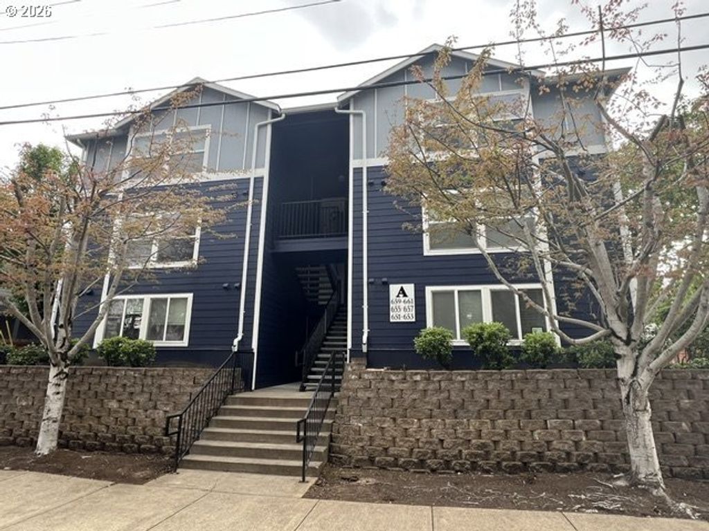659 Ne 162nd Ave 302, Portland