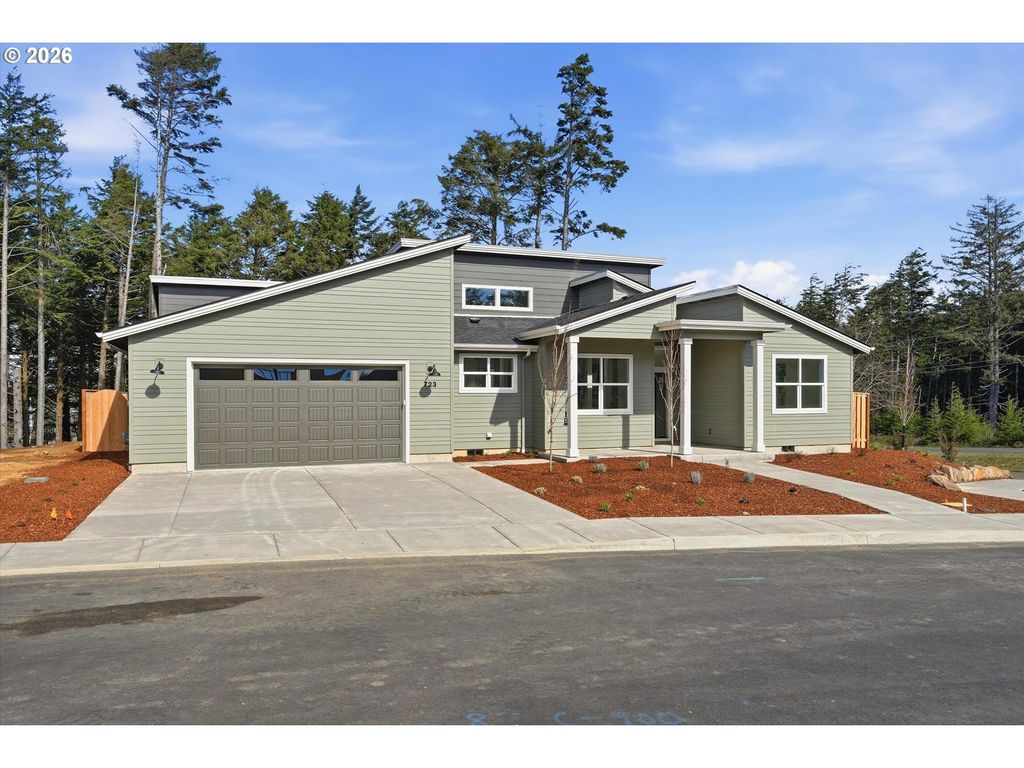723 Se 42nd Pl, Newport