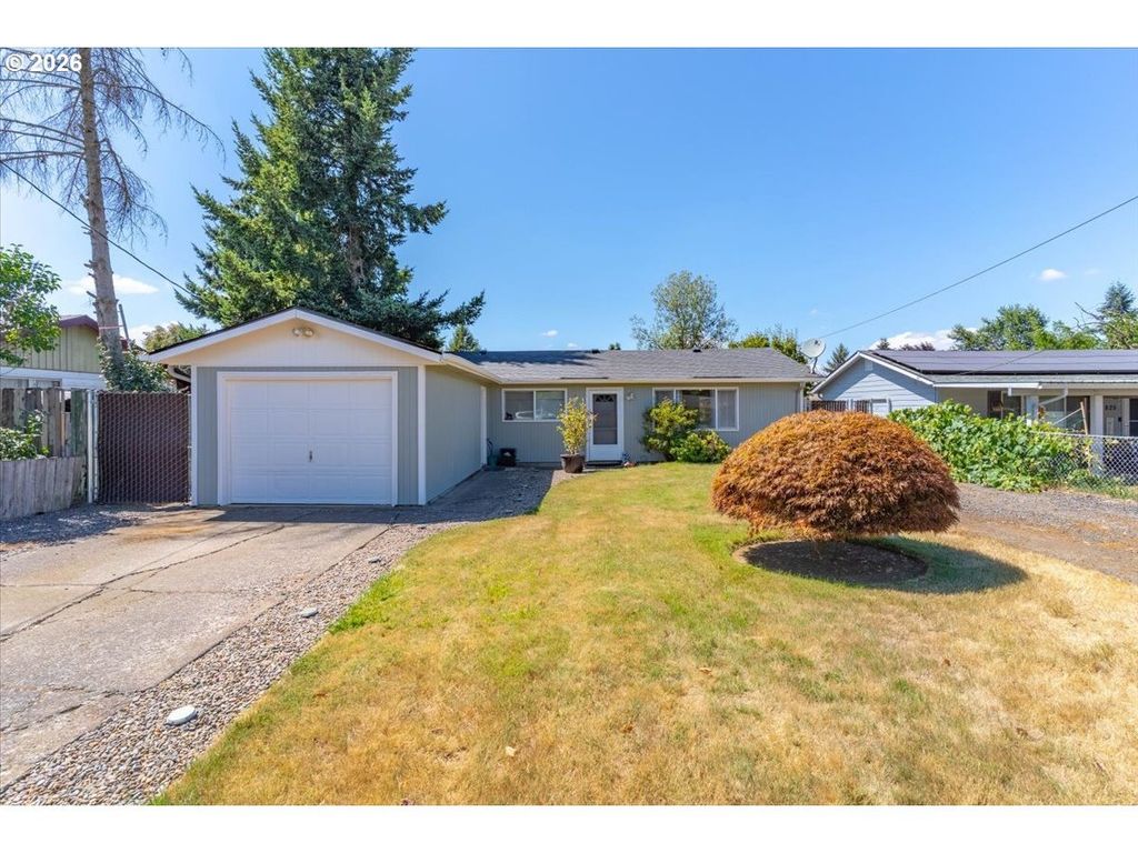 815 N 4th St, Aumsville