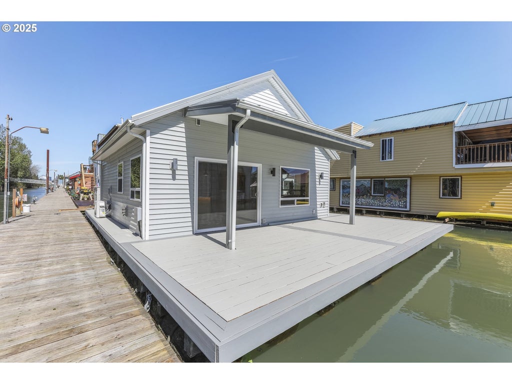 34326 Johnsons Landing Rd B1, Scappoose