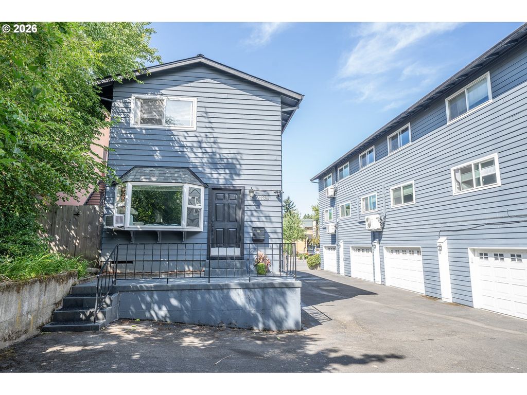 2136 Se Hawthorne Blvd 10, Portland