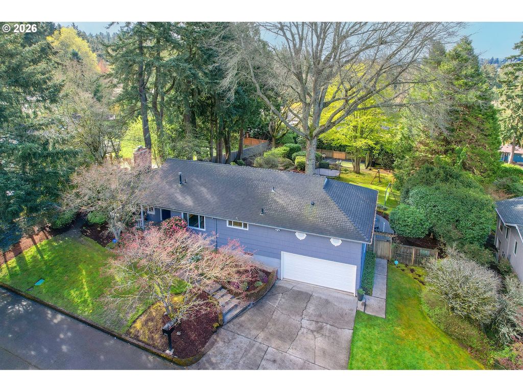 2400 Sw Richardson St, Portland