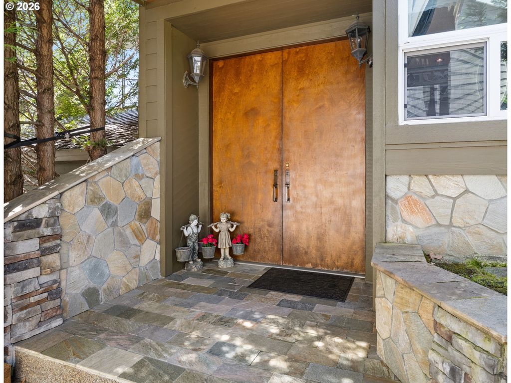 17589 Sw Sarala St, Beaverton