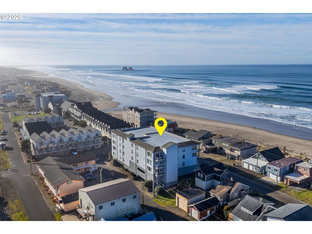 300 N Pacific St 43, Rockaway Beach