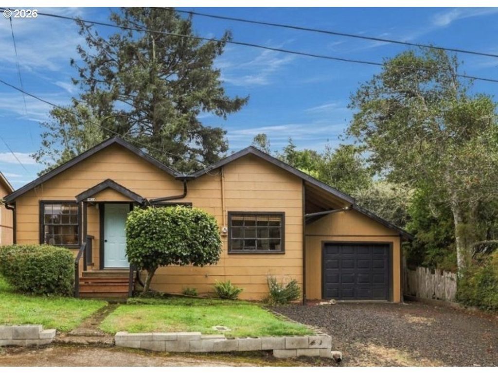 1824 Nw 26th St, Lincoln City