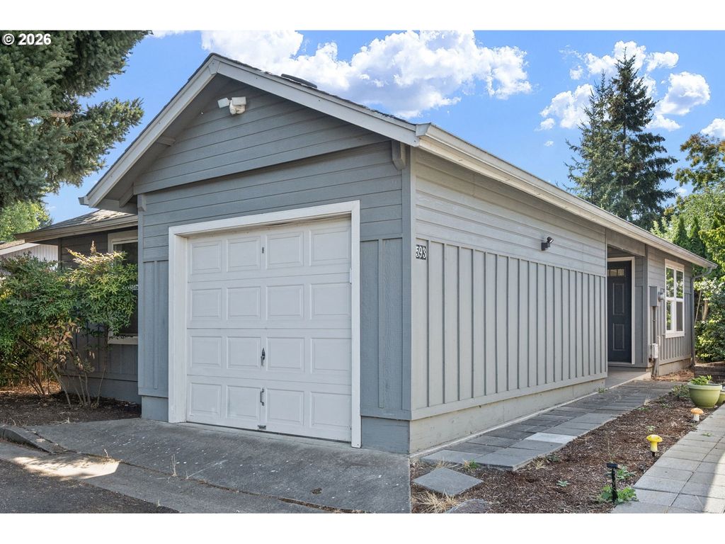 593 Hanover St, Eugene