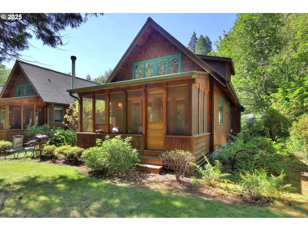 56411 Mckenzie Hwy 6, McKenzie Bridge