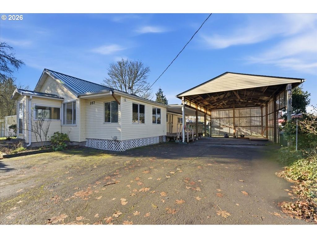 357 S 9th St, Kalama