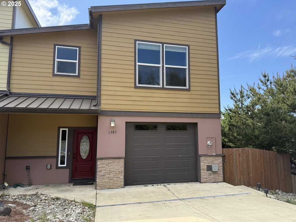 2389 Brooklyn Dr, Coos Bay