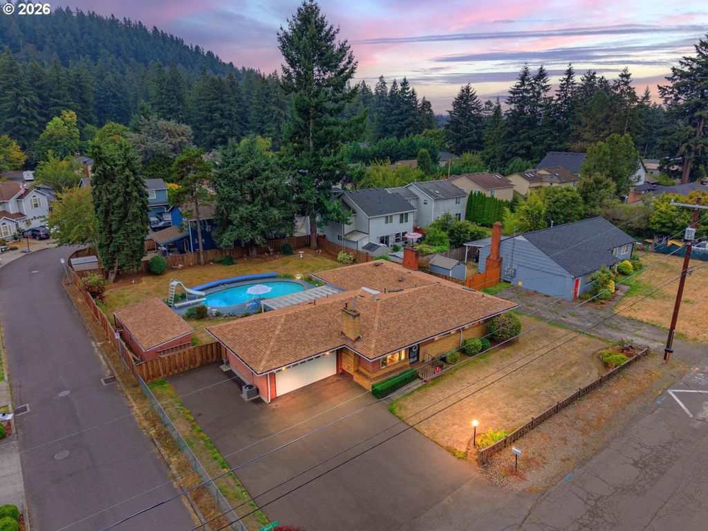 14556 Se Bush St, Portland