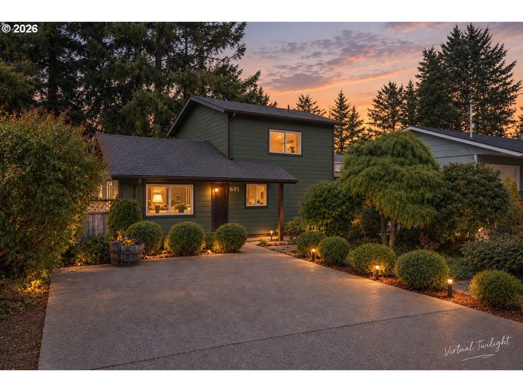 691 Se Jetty Ave, Lincoln City