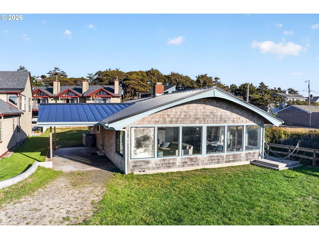 30 Ocean Rd, Manzanita
