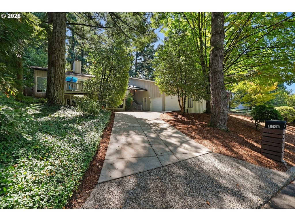1590 Woodland Ter, Lake Oswego