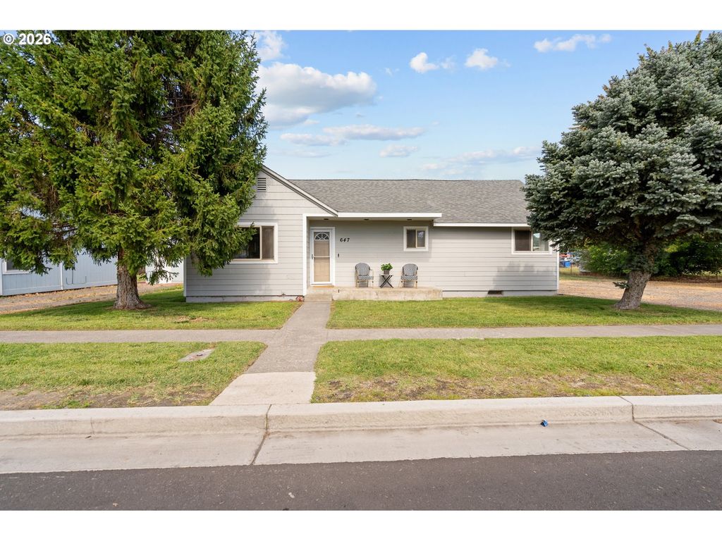 647 E Hurlburt Ave, Hermiston