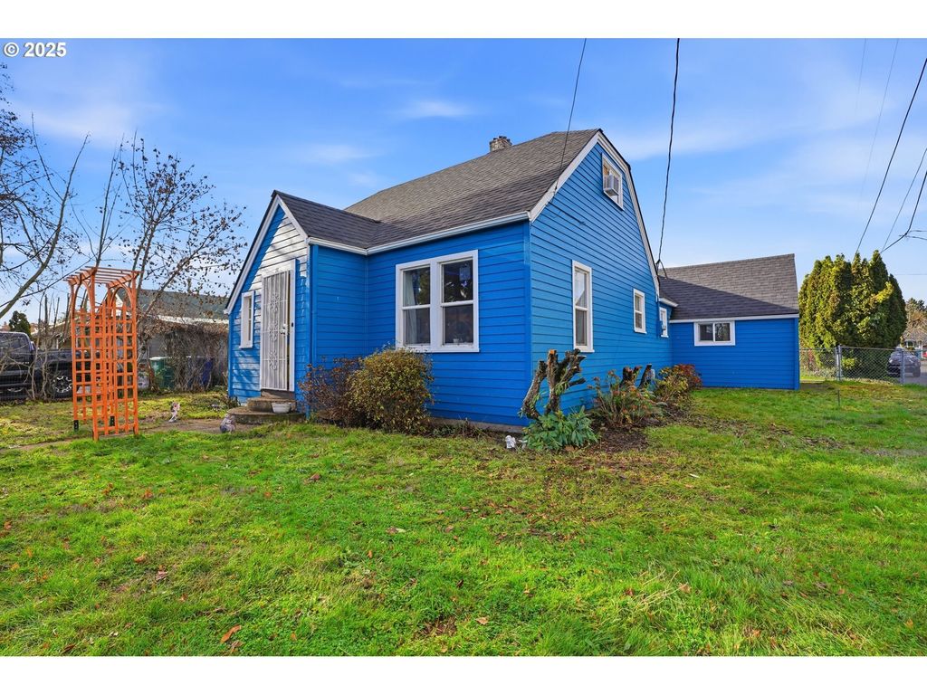 789 Hall St, Woodburn