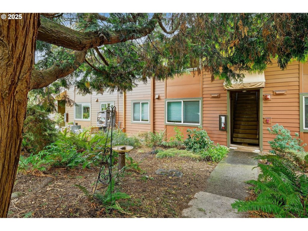 4653 Ne Killingsworth St 27, Portland