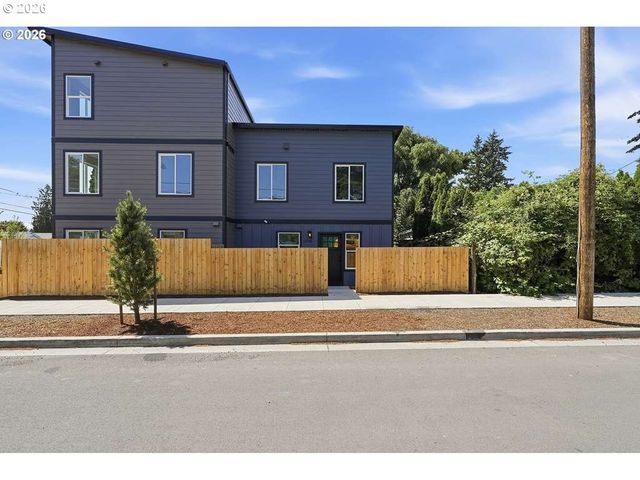 2701 Se 85th Ave B, Portland