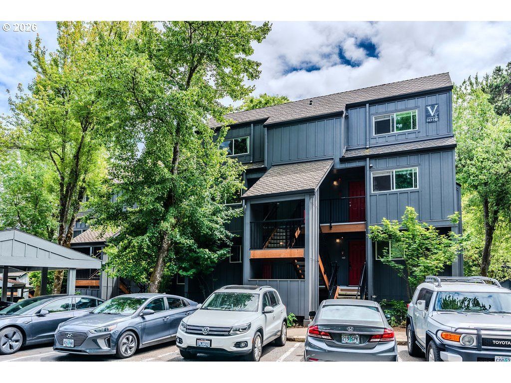 4 Touchstone 146, Lake Oswego