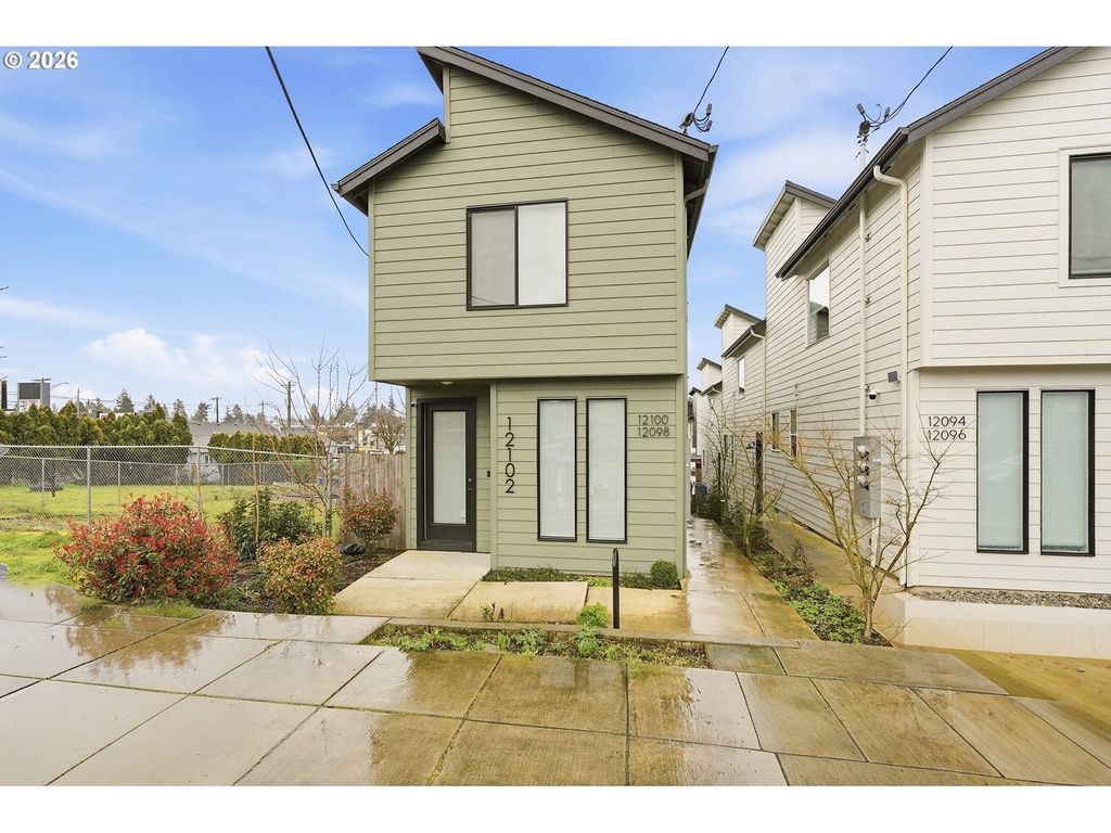 12100 Se Pine St, Portland