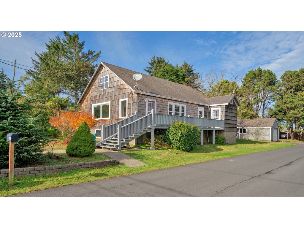 1115 Sw Harbor Ave, Lincoln City