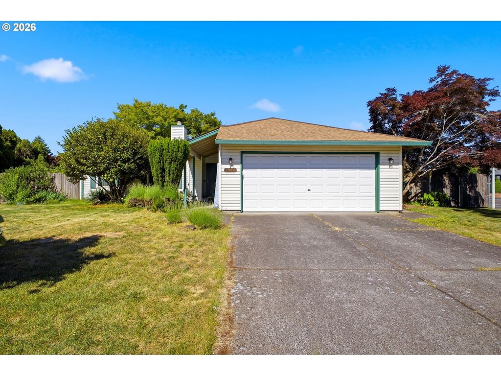 1500 Se Park Crest Ave, Vancouver