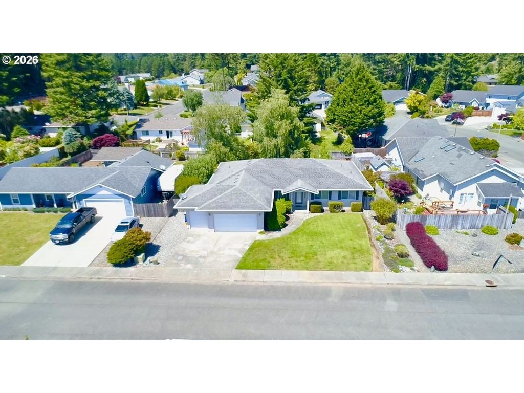 866 Jodee Ln, Brookings
