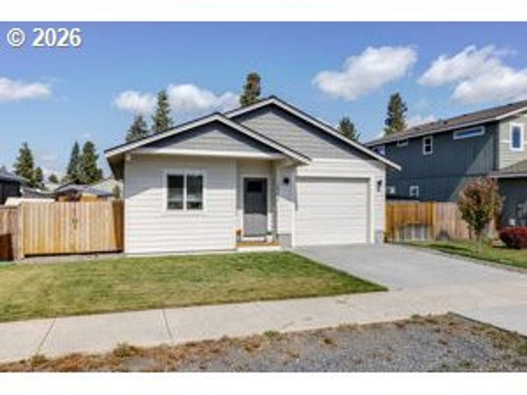16424 Bassett Dr, La Pine