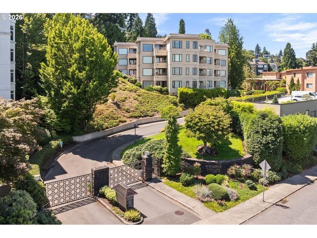 762 Nw Westover Sq, Portland