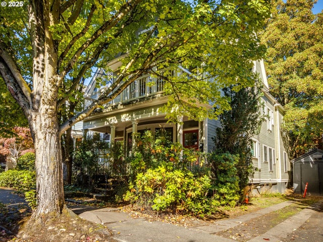 2137 Nw Everett St B, Portland