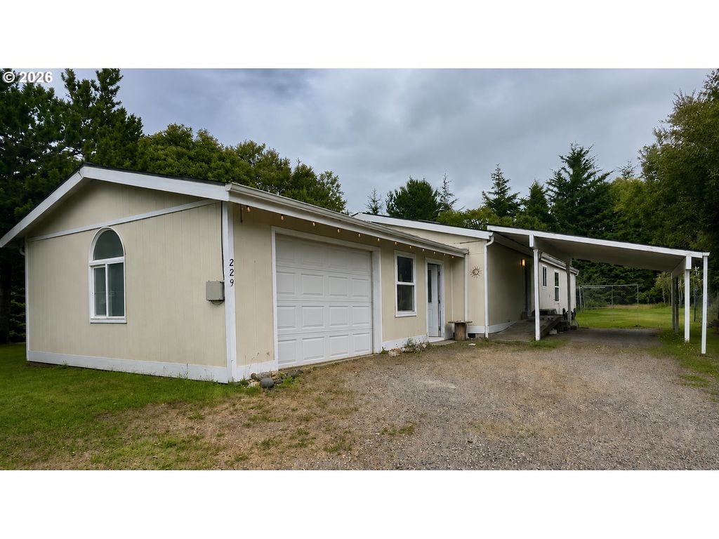 229 N Main St, Coos Bay