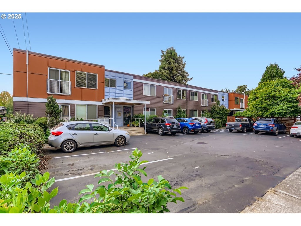 3866 Se Taylor St 202, Portland