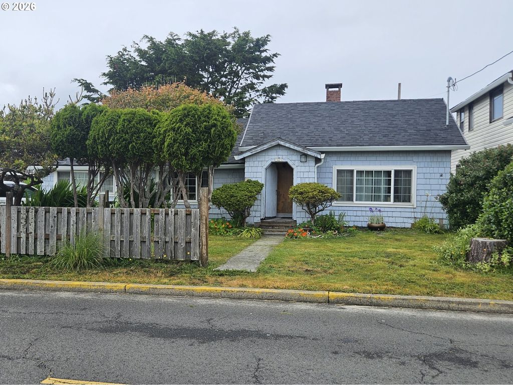 1421 Nw 17th St, Lincoln City