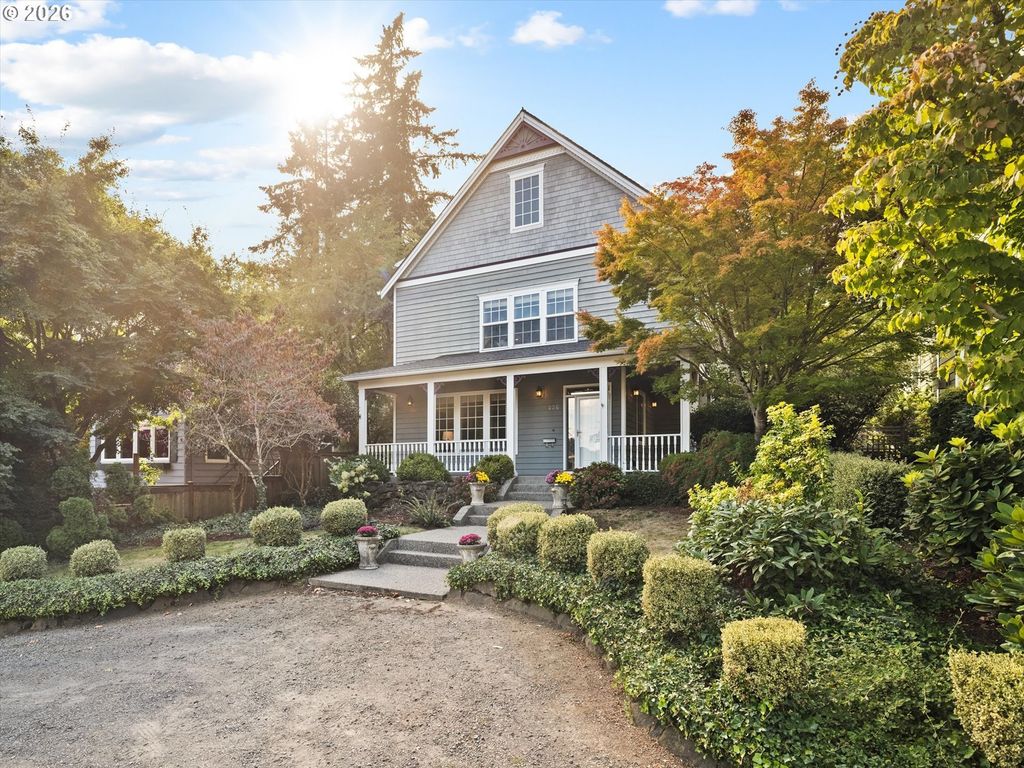 426 7th St, Lake Oswego