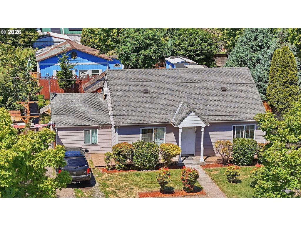 2027 Coral Ave Ne, Salem
