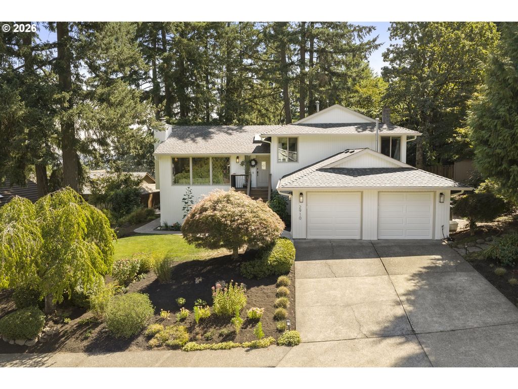 2910 Carriage Way, West Linn