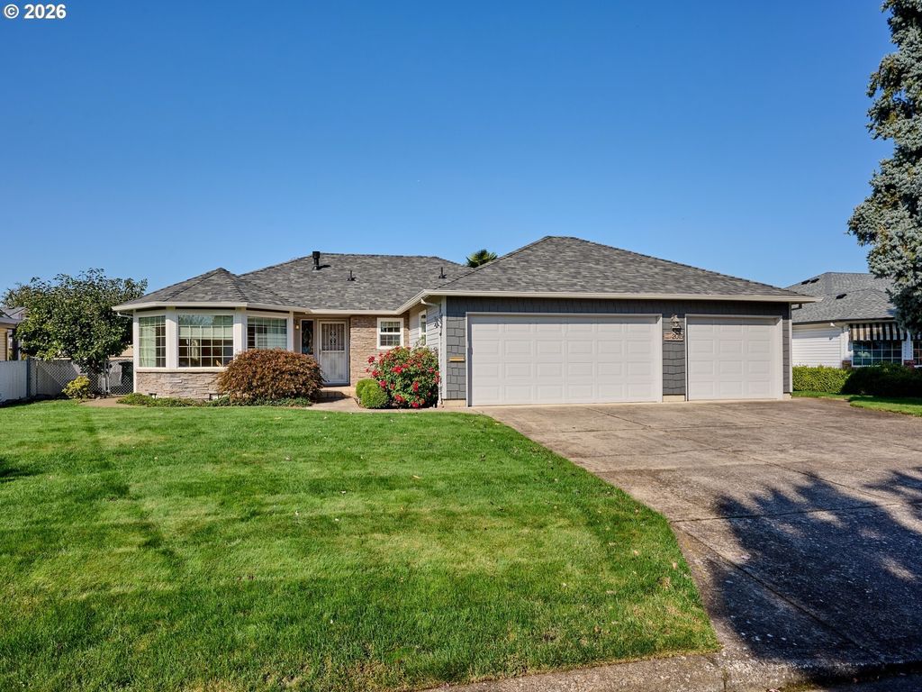 2015 Camellia Way, Woodburn