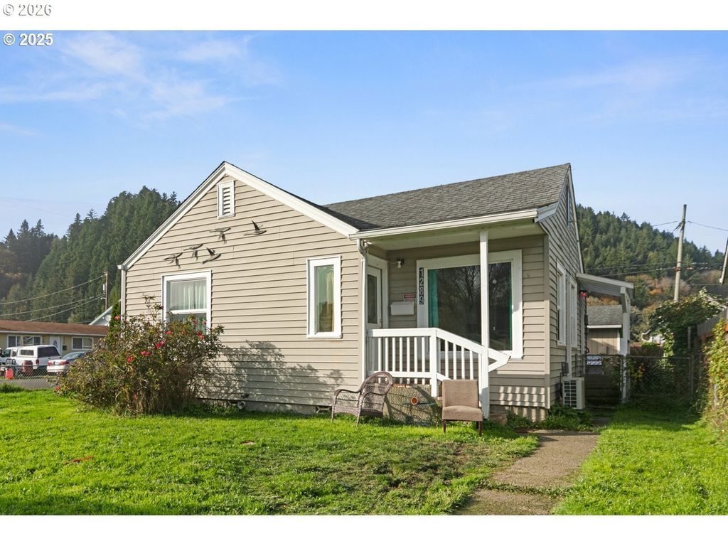 1289 Ivy Ave, Reedsport