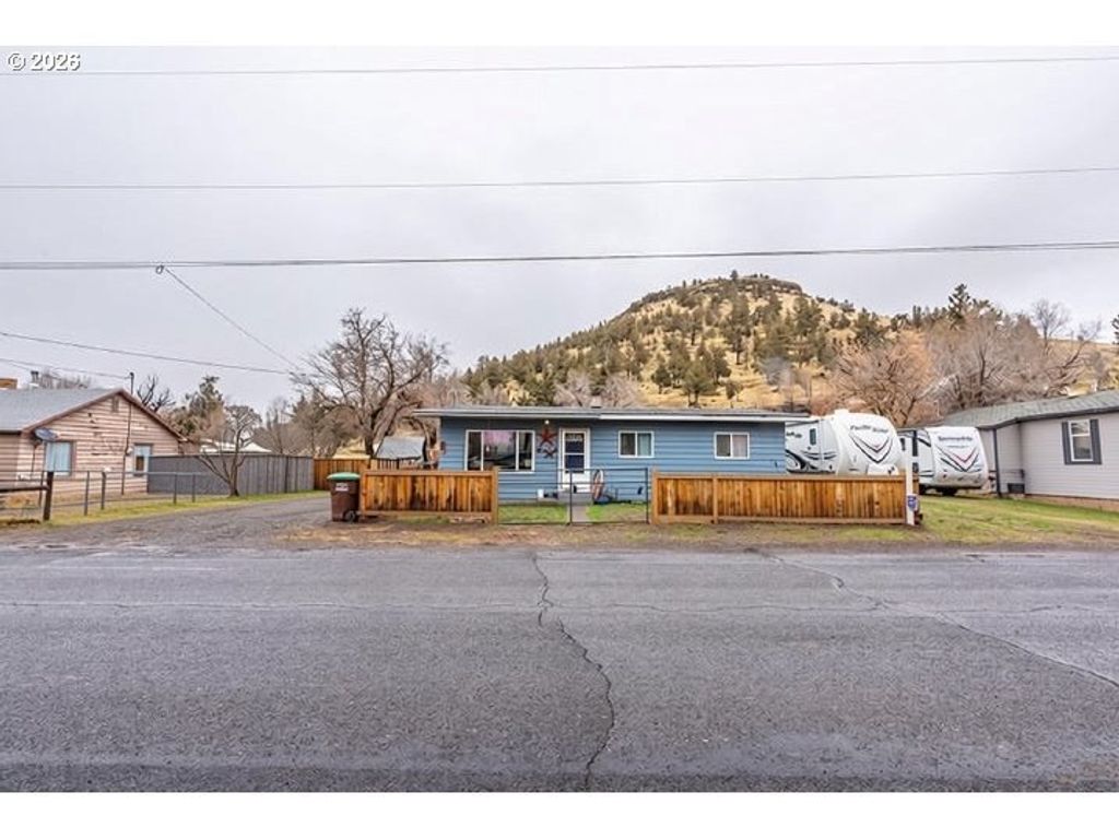 900 Se Willowdale Dr, Prineville