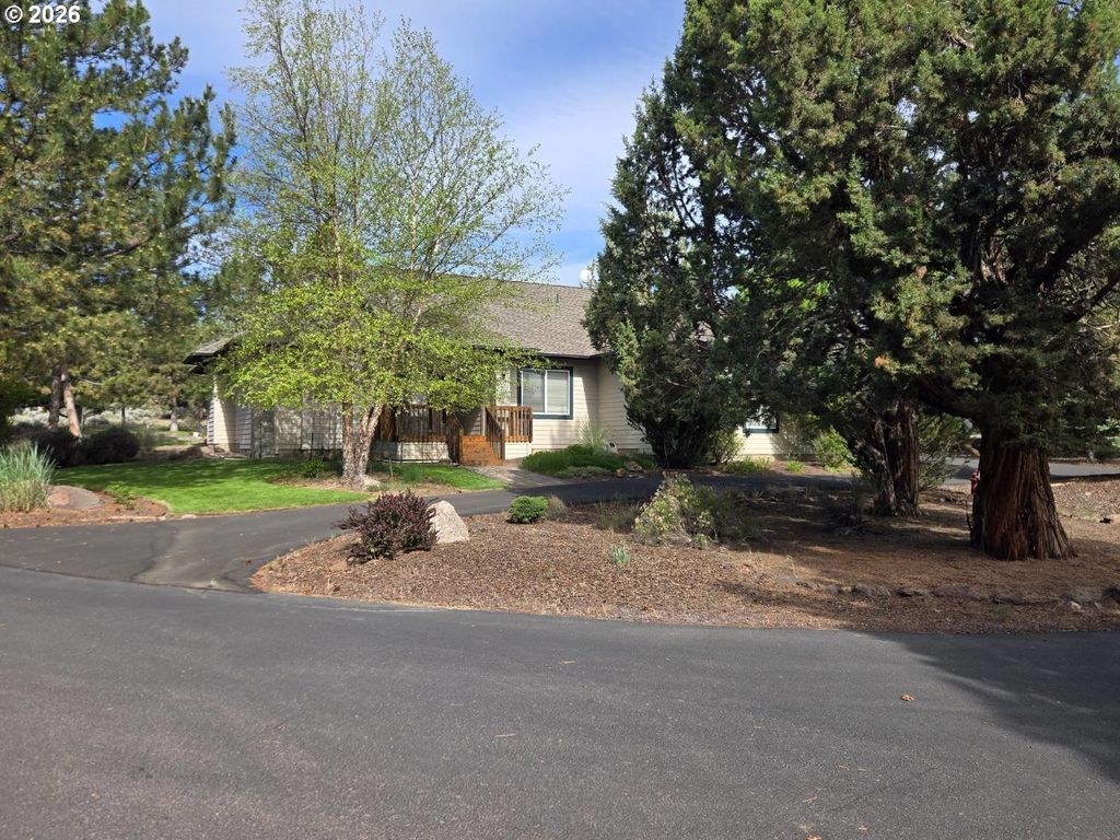 2261 Condor Dr, Redmond