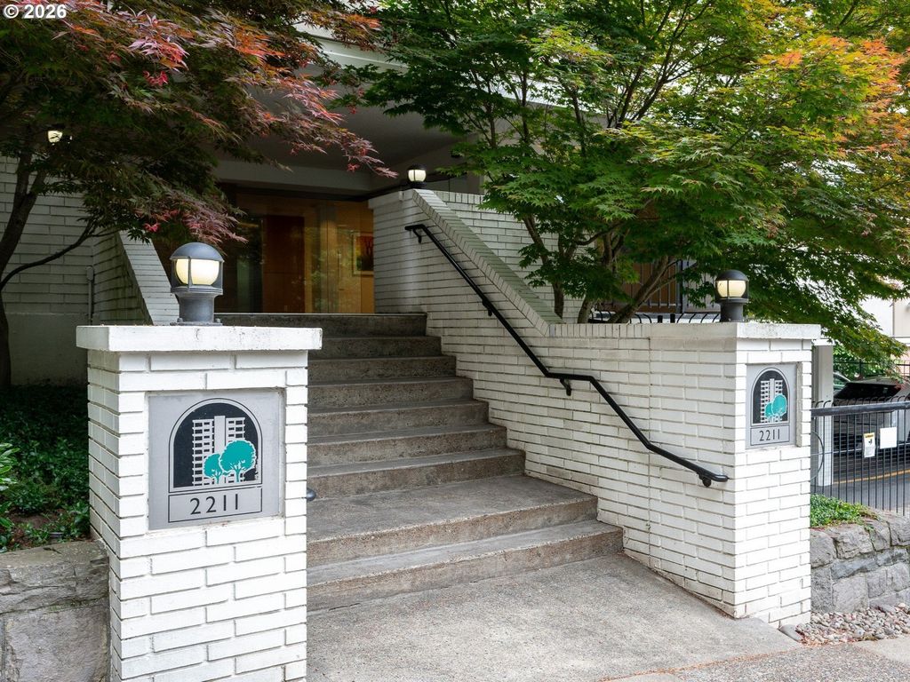 2211 Sw Park Pl 102, Portland