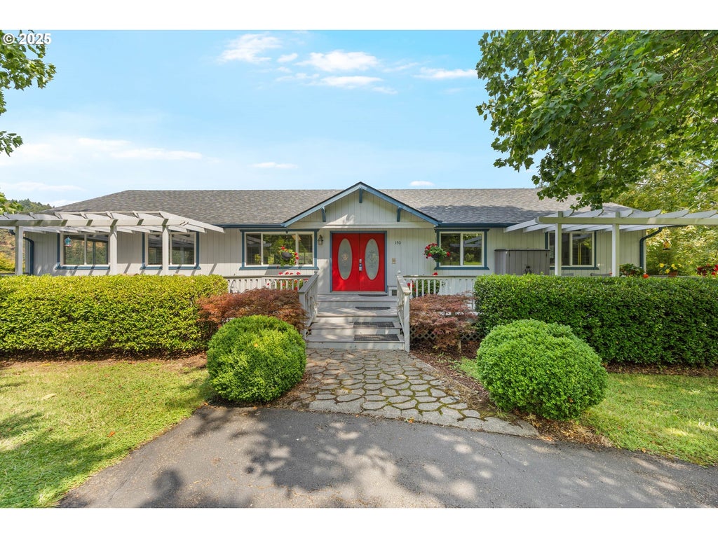 150 Riverwood Ln, Oakland