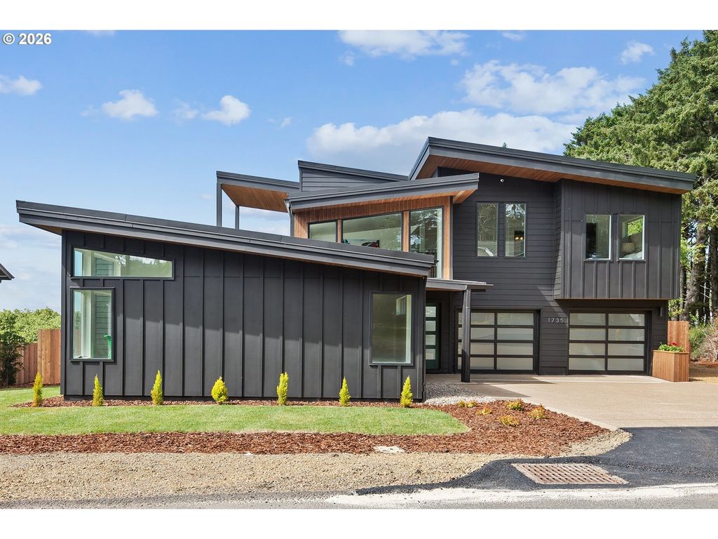 1735 Nw 39th St, Lincoln City