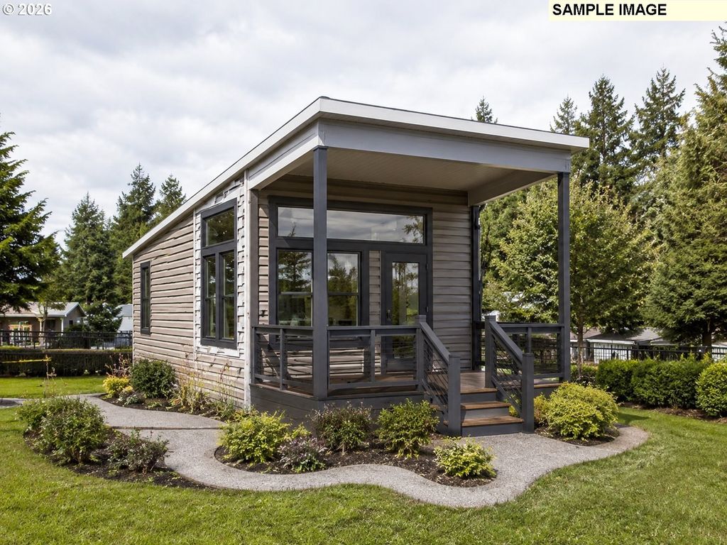 1523 Se 162nd Ave 33, Portland