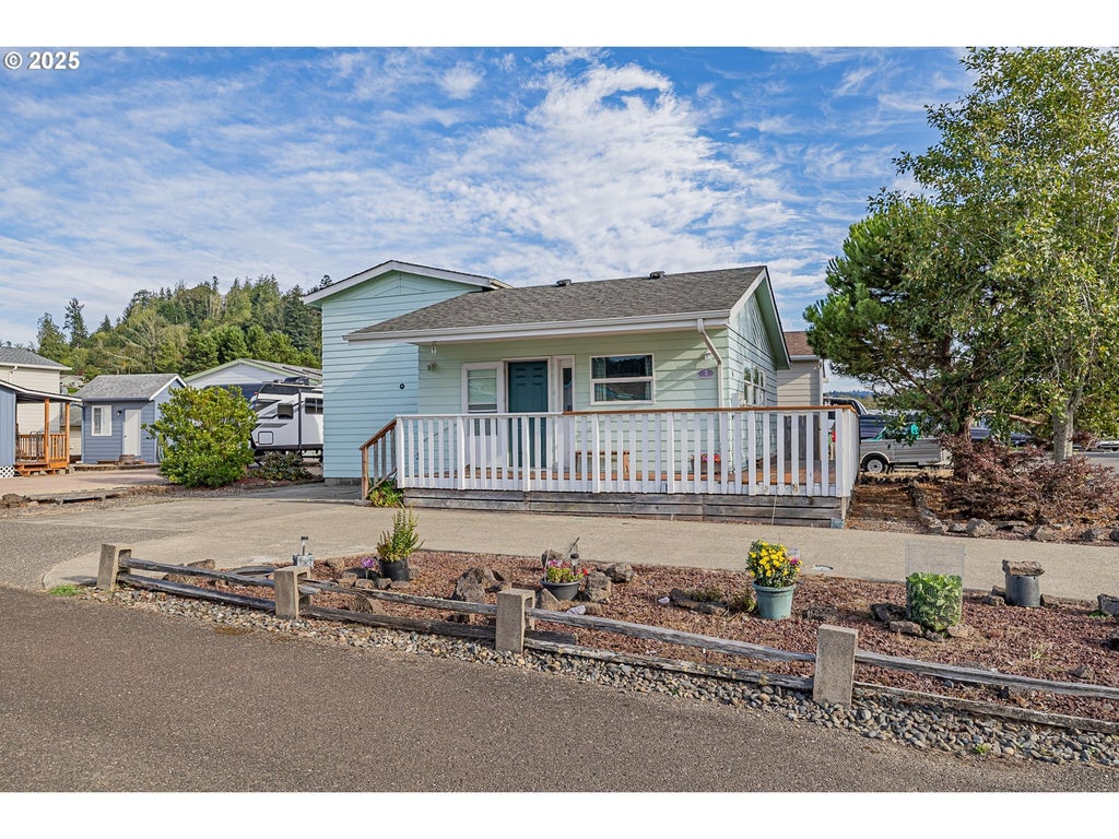 4 Creek Ln, Lakeside