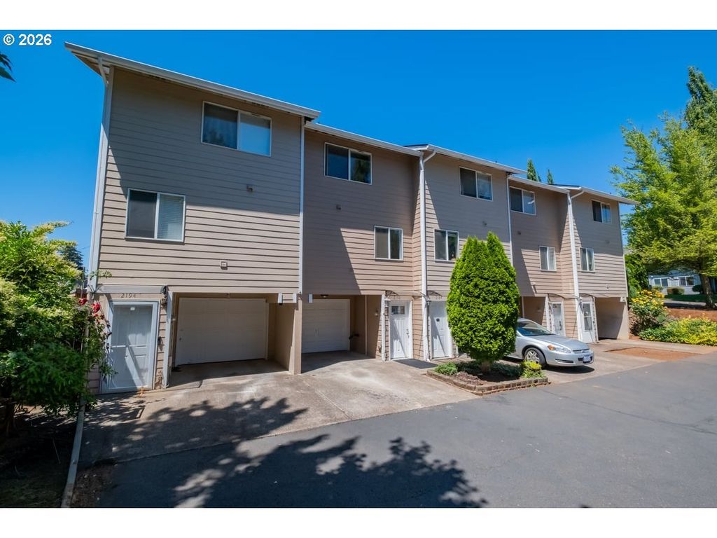 2190 Maplewood Dr, Salem