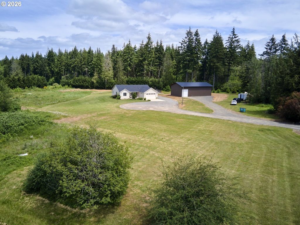 560 Park Rd, Winlock