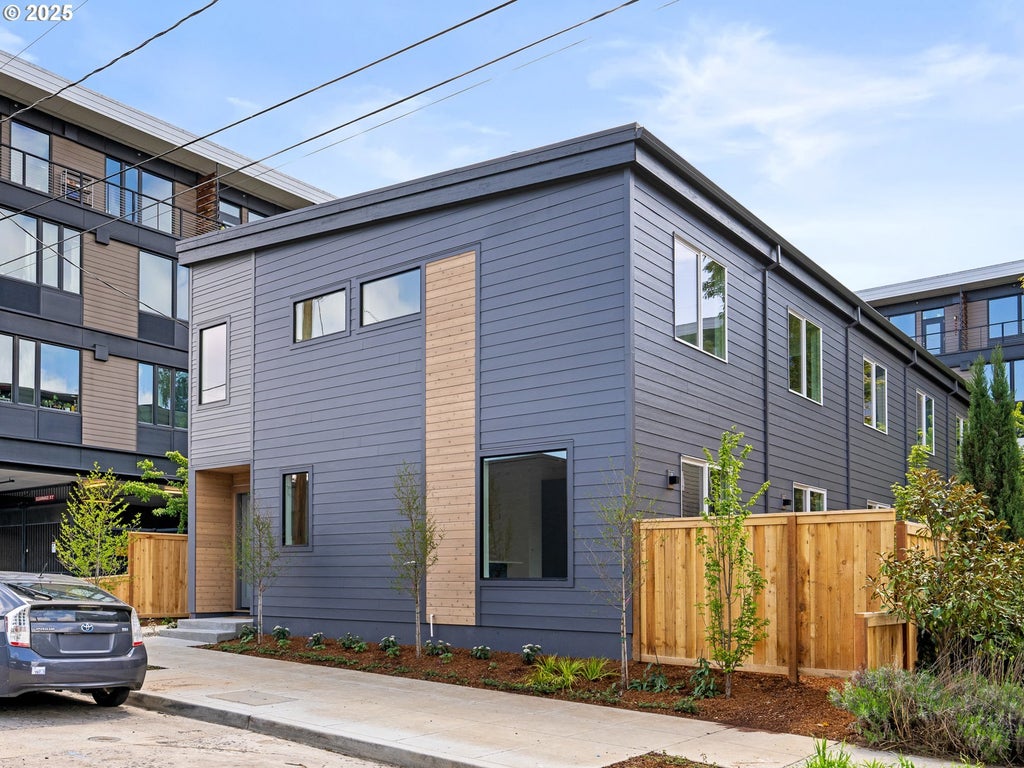 4950 Se Caruthers St 5, Portland