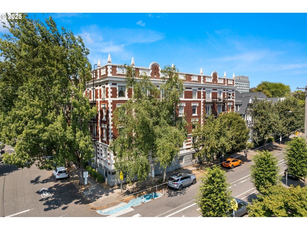1811 Nw Couch St 508, Portland