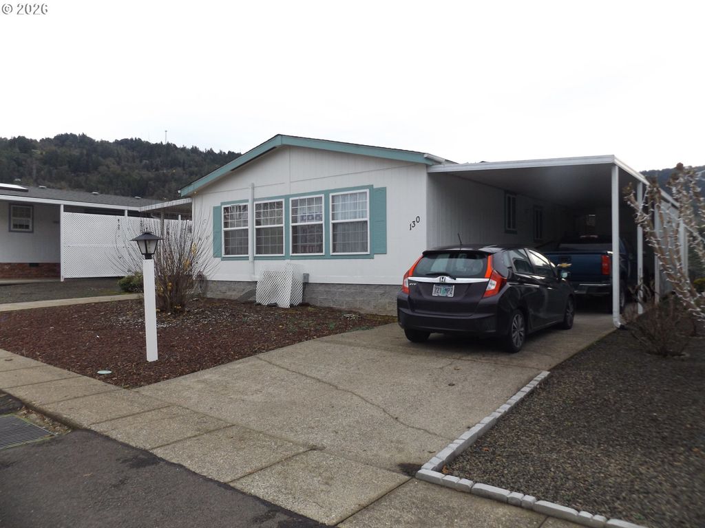 130 River Ridge Ave, Roseburg