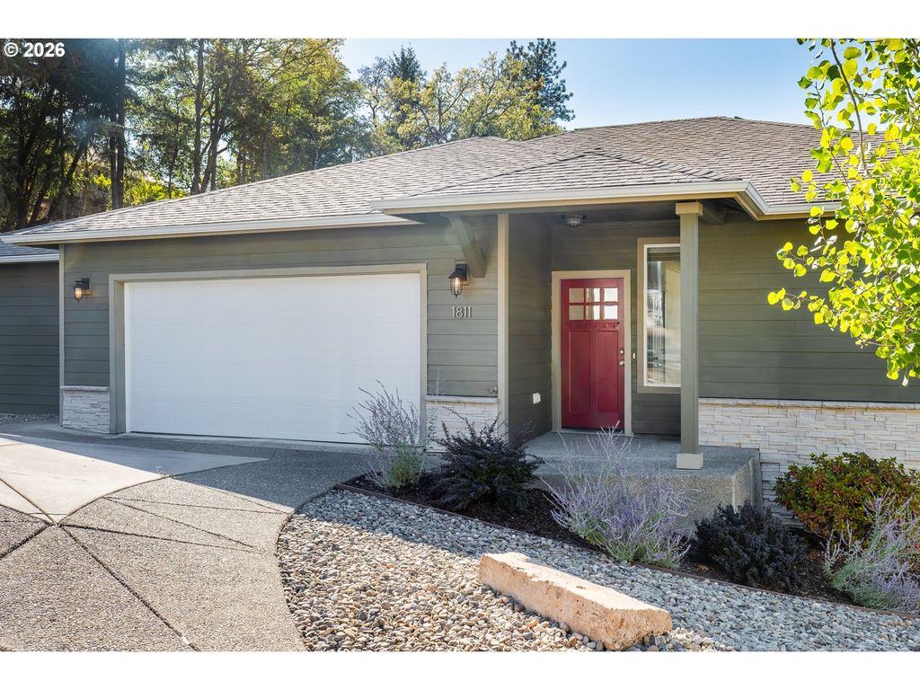 1811 Ne Alameda Ave, Roseburg